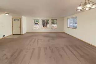 60196 Navajo Rd, Bend, OR 97702 - Photo 6