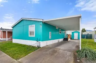 1570 S Peach St, Medford, OR 97501 - Photo 18