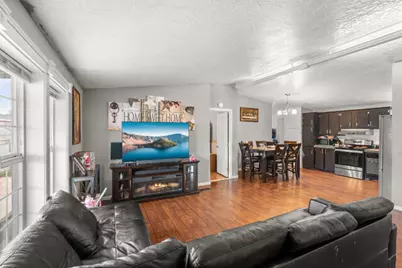 1570 S Peach Street #SPC 26, Medford, OR 97501 - Photo 2