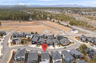 61182 SW Tippytoe Pl, Bend, OR 97702 - Photo 4