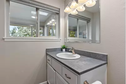 1801 NE Purcell Boulevard #APT 20, Bend, OR 97701 - Photo 14