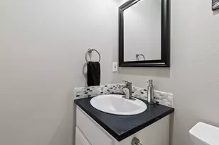 1801 NE Purcell Blvd, Bend, OR 97701 - Photo 10