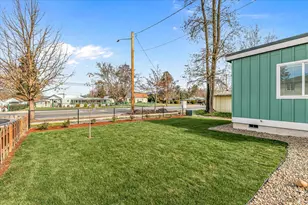 2625 Redwood Ave, Grants Pass, OR 97527 - Photo 16