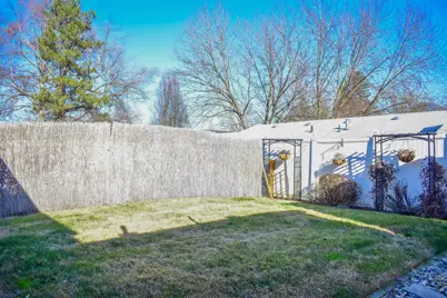 902 N Keeneway Drive #902-904, Medford, OR 97504 - Photo 8