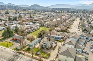 2649 Redwood Ave, Grants Pass, OR 97527 - Photo 24