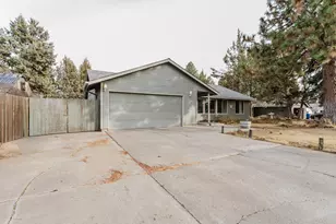 734 SE Manley Pl, Bend, OR 97702 - Photo 48