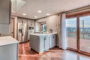 1133 NE Scenic Dr, Madras, OR 97741 - Photo 6