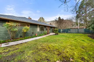 1117 NE Memorial Dr, Grants Pass, OR 97526 - Photo 20