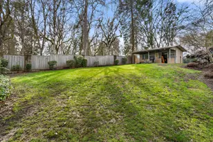 1117 NE Memorial Dr, Grants Pass, OR 97526 - Photo 42