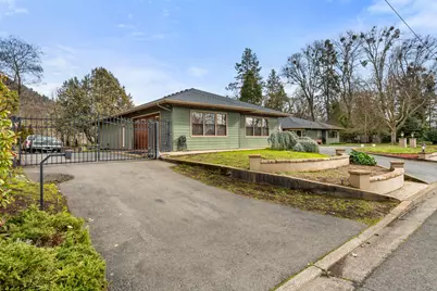 1117 NE Memorial Drive, Grants Pass, OR 97526 - Photo 36