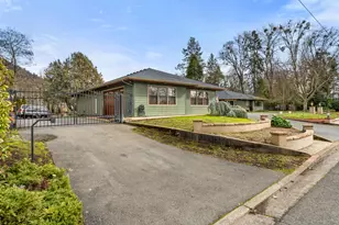 1117 NE Memorial Dr, Grants Pass, OR 97526 - Photo 36