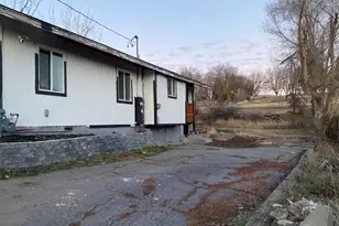 1527 Wilford Ave, Klamath Falls, OR 97601 - Photo 4