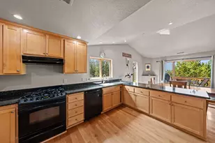 142016 Blue Sky Way, Crescent Lake, OR 97733 - Photo 12