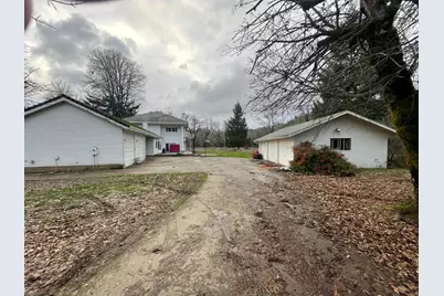 800 Sunny Glen Way, Wolf Creek, OR 97497 - Photo 36