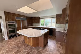 800 Sunny Glen Way, Wolf Creek, OR 97497 - Photo 8