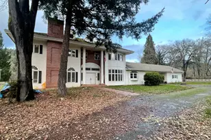 800 Sunny Glen Way, Wolf Creek, OR 97497 - Photo 2