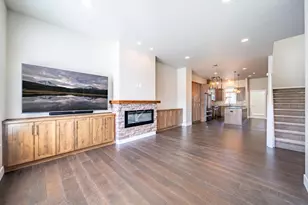 61574 SW Blakely Rd, Bend, OR 97702 - Photo 6