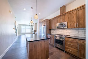 61574 SW Blakely Rd, Bend, OR 97702 - Photo 12