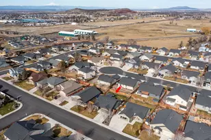 725 NE Redwood Ave, Redmond, OR 97756 - Photo 42