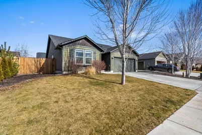 725 NE Redwood Avenue, Redmond, OR 97756 - Photo 6