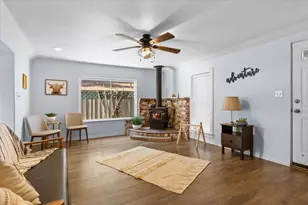 405 NW Dimmick St, Grants Pass, OR 97526 - Photo 8