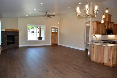 180 SW Rock Gulch Road, Grants Pass, OR 97527 - Photo 4