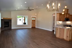 180 SW Rock Gulch Rd, Grants Pass, OR 97527 - Photo 4