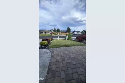 3316 Paramont Street, Klamath Falls, OR 97603 - Photo 2