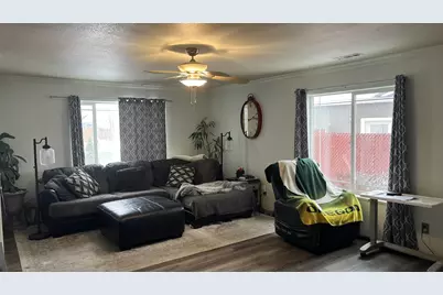 3316 Paramont Street, Klamath Falls, OR 97603 - Photo 2