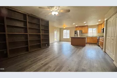 3316 Paramont Street, Klamath Falls, OR 97603 - Photo 12