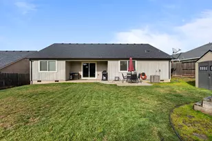 631 Nottingham Terrace, Eagle Point, OR 97524 - Photo 26