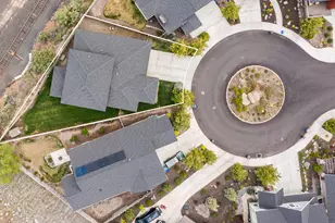 61089 SE Echo Lake Ct, Bend, OR 97702 - Photo 38