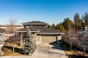 61089 SE Echo Lake Ct, Bend, OR 97702 - Photo 1