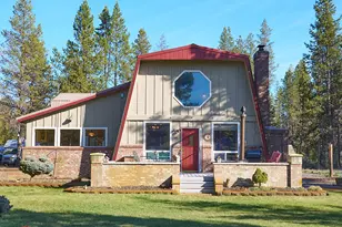 17277 Willow Ct, Bend, OR 97707 - Photo 2