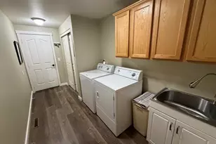 2921 NW 19th St, Redmond, OR 97756 - Photo 48