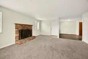 405 Haven St, Medford, OR 97501 - Photo 2