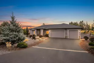 890 Cinnamon Teal Dr, Redmond, OR 97756 - Photo 1