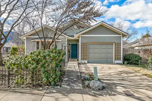 139 N Wightman St, Ashland, OR 97520 - Photo 2