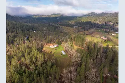 424 Genverna Glen, Grants Pass, OR 97527 - Photo 24