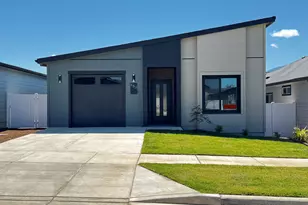 646 Terrazzo Wy, Medford, OR 97501 - Photo 1