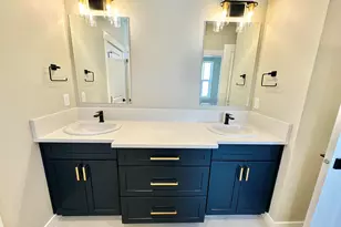 646 Terrazzo Wy, Medford, OR 97501 - Photo 6