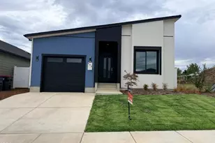 646 Terrazzo Wy, Medford, OR 97501 - Photo 1