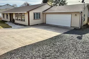 5704 Upland Dr, Klamath Falls, OR 97603 - Photo 4