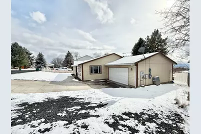 5704 Upland Drive, Klamath Falls, OR 97603 - Photo 6