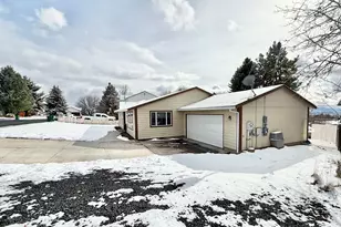 5704 Upland Dr, Klamath Falls, OR 97603 - Photo 6