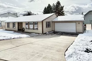 5704 Upland Dr, Klamath Falls, OR 97603 - Photo 1