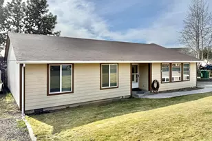 5704 Upland Dr, Klamath Falls, OR 97603 - Photo 2