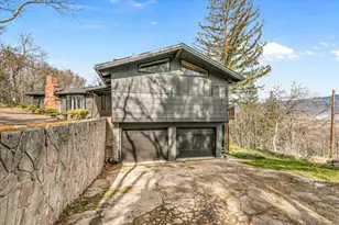 200 Timberlake Dr, Ashland, OR 97520 - Photo 10