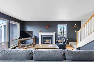 111 NW Hawthorne Ave, Bend, OR 97703 - Photo 6