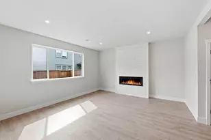 21549 SE Etna Pl, Bend, OR 97702 - Photo 4